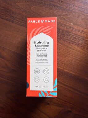 Fable and mane Hydrating Shampoo — 250ml - new!
